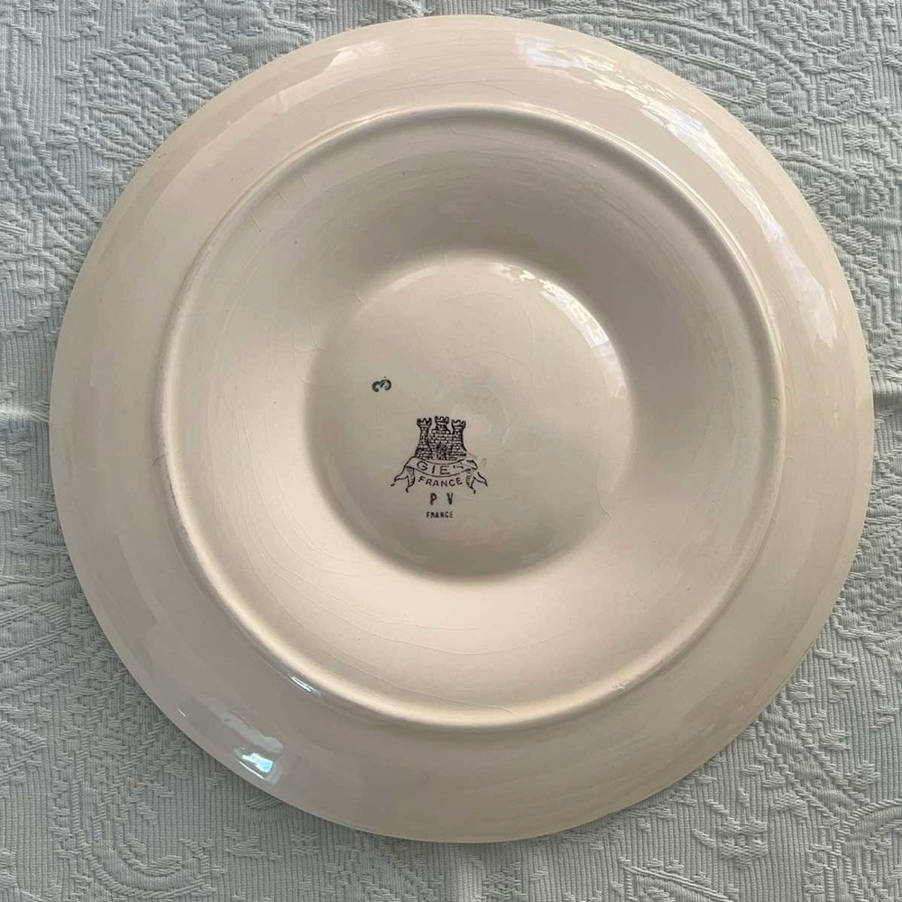 1930's French Artichoke
Plate by Gien. - Picture 2 of 12